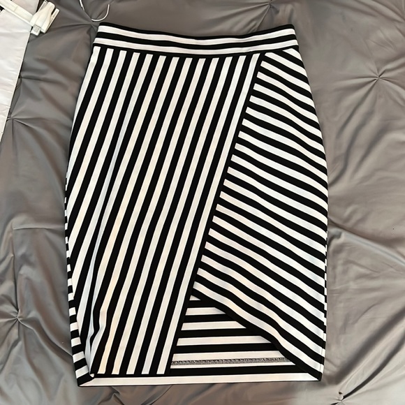 Express wrap skirt - Picture 1 of 2